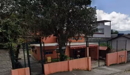Casa 3 quartos TRINDADE