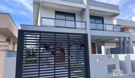 Casa com 3 Suítes e Churrasqueira!