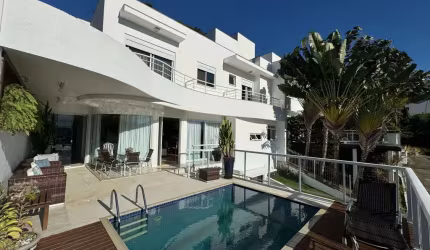 Casa espetacular de 3 pavimentos no Pantanal