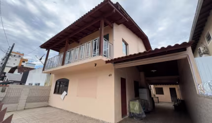 Casa à venda no bairro Trindade!