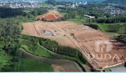 Terreno de 450m² no Loteamento Golden Life
