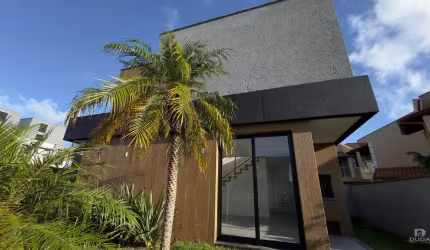 Casa de 3 dormitórios à venda no Campeche