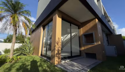 Casa de 3 dormitórios à venda no Campeche