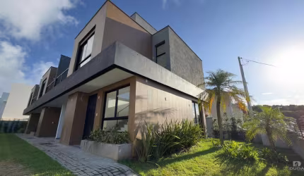 Casa de 3 dormitórios à venda no Campeche -