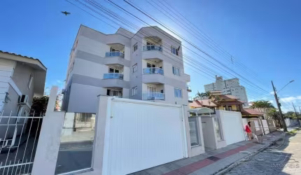 APARTAMENTO LINDO E ACONCHEGANTE
