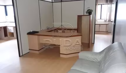 Ampla sala comercial