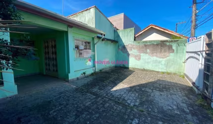 Casa Comercial no Centro com 6 salas à venda em Caraguatatuba
