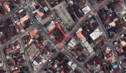Área no Centro com 960m2