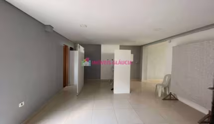 Salão comercial à venda ou locação no Aruan