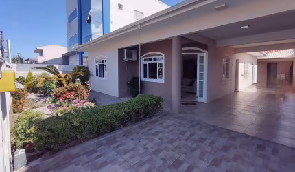 Casa à venda 132m² na Ponte do Imaruím- Palhoça
