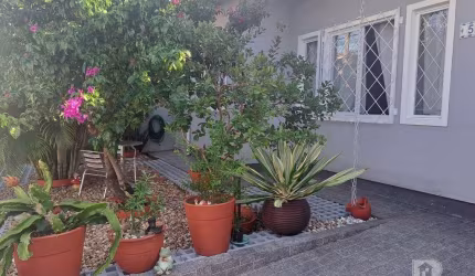 CASA 3 DORMITORIOS 2 BANHEIROS - MADRI