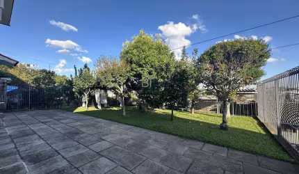 CASA COM 3 DORMITÓRIOS NO BAIRRO COLINA SORRISO