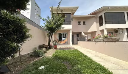 SOBRADO COM 3 DORMITÓRIOS NO BAIRRO SANTA LUCIA - Jardim Itália