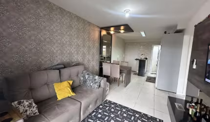 APARTAMENTO SEMIMOBILIADO COM 2 DORMITÓRIOS E 1 VAGA NO BAIRRO DESVIO RIZZO