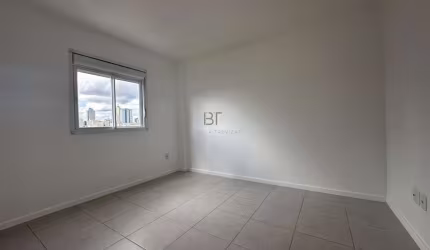 APARTAMENTO 3 DORMITÓRIOS SENDO 1 SUÍTE E 2 VAGAS NO CENTRO