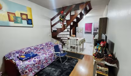 SOBRADO COM ENTRADA COLETIVA E GARAGEM FECHADA NO CIDADE NOVA