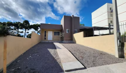 CASA COM 03 DORMITÓRIOS E TERRENO FRENTE E FUNDOS