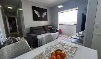 APARTAMENTO COM 02 DORMITÓRIOS E SACADA NO BAIRRO SAGRADA FAMILIA