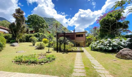 Casa com terreno de 1.800 m², 5 dormitórios e área de lazer privativo - 5 minutos da Feirinha do Alto