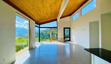 Casa nova em condomínio 141m² 3 quartos sendo 1 suíte, fase final de acabamento.
