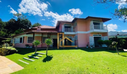 Casa com 6 quartos e 4 suítes à venda, 348 m² por R$ 1.500.000 - Albuquerque - Teresópolis/RJ