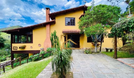 Casa de campo dentro de condomínio à venda, 188 m² - Vargem Grande - Teresópolis/RJ