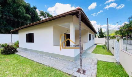Casa linear com 3 dormitórios sendo 2 suítes à venda, 193 m² - Prata - Teresópolis/RJ