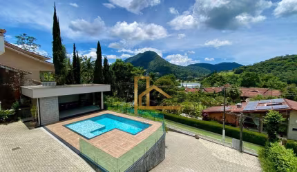 CASA Á VENDA NA GRANJA COMARY 5 SUÍTES - ÁREA GOURMET, ESPAÇO FITNESS, VISTA PARA CBF E OS LAGOS.
