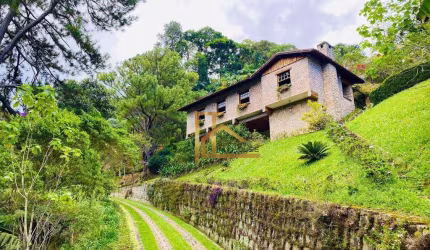 Casa com 7 dormitórios à venda por R$ 890.000 - Parque do Imbui - Teresópolis/RJ