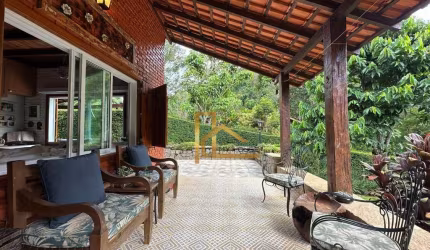 Encanto e Tranquilidade! Casa Espaçosa com Jardim e Lareira em Condomínio Exclusivo – Teresópolis/RJ ????