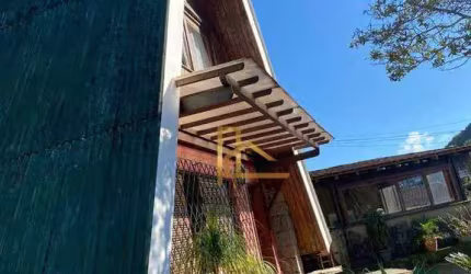 Casa com 2 dormitórios à venda, 126 m² por R$ 630.000,00 - Jardim Cascata - Teresópolis/RJ