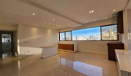 Apartamento com 3 suítes em Lagoa Nova