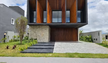 Casa com 4 suítes em Alphaville