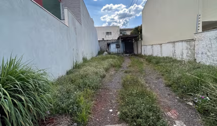 terreno com área de 262,50m2, com uma edícula no jardim progresso.