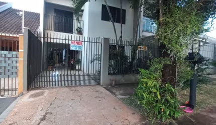 Sobrado c 3 quartos/suíte - Jardim Sumaré em Maringá-Pr