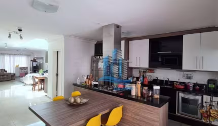Sobrado com 3 dormitórios à venda, 240 m² por R$ 2.025.000,00 - Santa Maria - São Caetano do Sul/SP