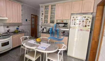 Casa com 3 dormitórios à venda, 220 m² por R$ 870.000,00 - Nova Gerti - São Caetano do Sul/SP