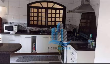 Sobrado com 3 dormitórios à venda, 359 m² por R$ 1.040.000,00 - Cerâmica - São Caetano do Sul/SP