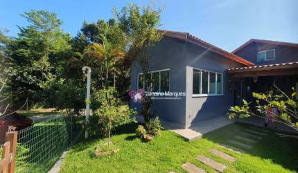 Casa com 2 dormitórios à venda, 100 m² por R$ 350.000,00 - Camping Serra da Estrela - Araçariguama/SP