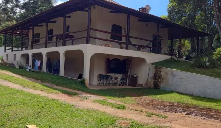 Alugo linda chácara  com 4 quartos  ideal para casa de repouso
