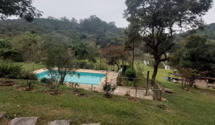 Vendo linda chacara com 3 dormitorios + 2 Lagos