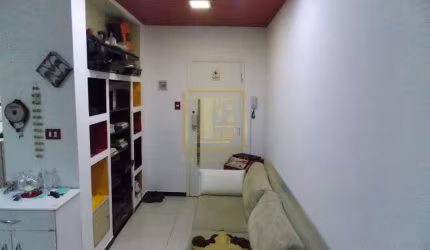 Apartamento dividido em centro do Rio de Janeiro