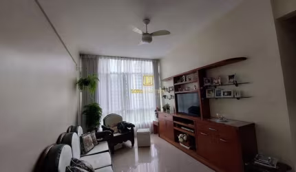 Apartamento dois quartos no centro
