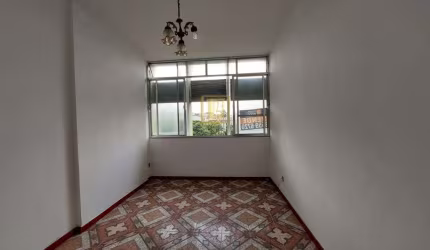 Apartamento Dois Quartos No Centro