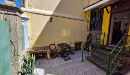 Hostel com cerca de 250 metros quadrados no Bairro Catunbí.