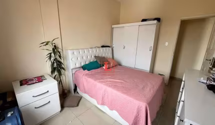 Apartamento de quarto e Sala com dependência