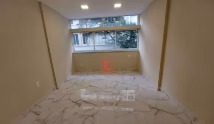 Apartamento de sala quarto reformado no centro