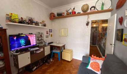 Apartamento de Quarto e Sala na Rua do Rezende no Centro do Rio de Janeiro