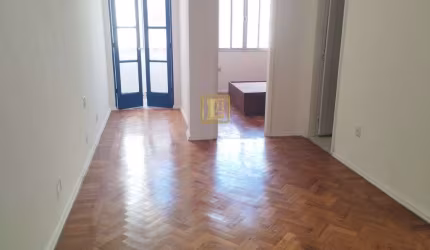 Apartamento de Sala e Quarto com área para vender em Centro Rio de Janeiro