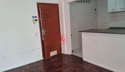 Apartamento de dois quartos no Centro fo Rio